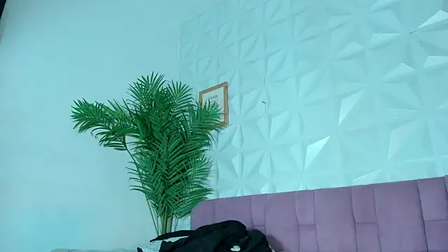 Hellen Sky online show from October 22, 7:13 pm