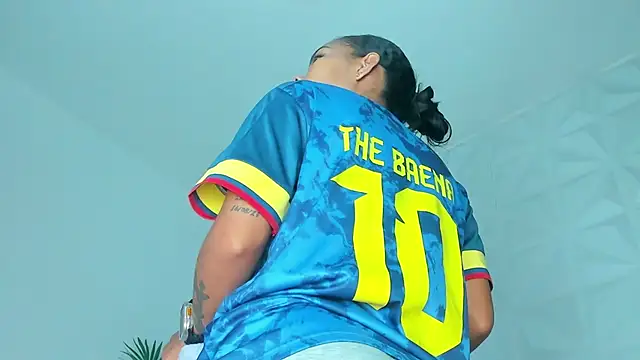 Hellen Sky online show from November 19, 7:03 pm