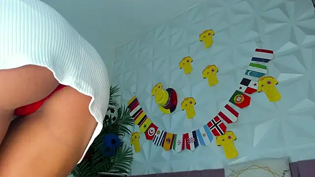 Snapshot of Hellen_Sky chatting on July 14, 7:08 pm Hellen Sky online show from July 14, 7:08 pm