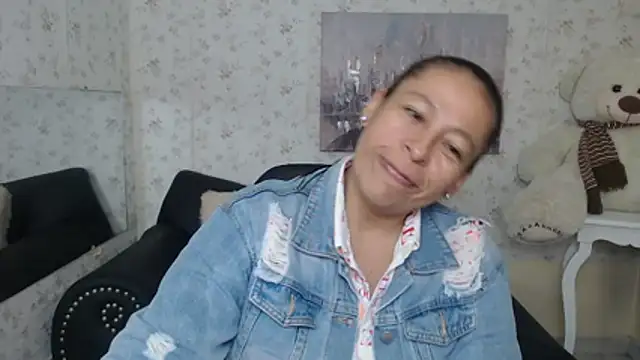Snapshot of mature_martina chatting on May 27, 11:40 am mature martina online show from May 27, 11:40 am