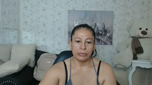 Snapshot of mature_martina chatting on June 4, 10:49 pm mature martina online show from June 4, 10:49 pm
