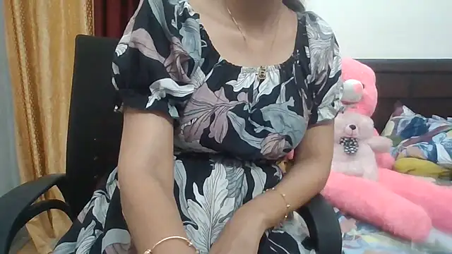 Snapshot of Sexy_iknoor chatting on July 7, 6:47 am Sexy iknoor online show from July 7, 6:47 am