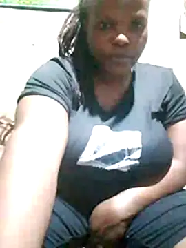 Snapshot of pretty-donna chatting on April 18, 4:00 pm pretty-donna online show from April 18, 4:00 pm