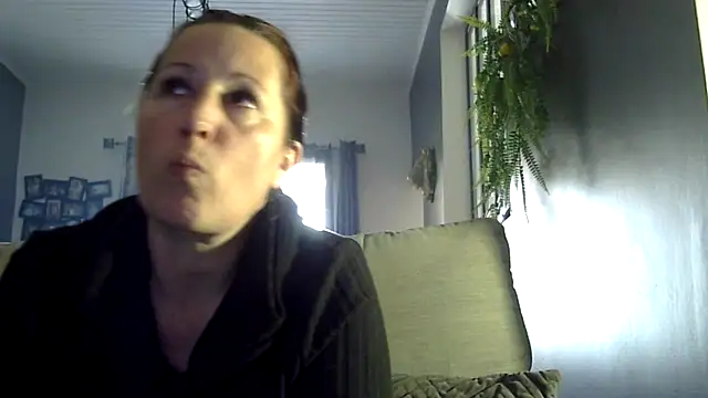 feline27 online show from April 14, 9:15 am