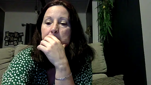 feline27 online show from April 14, 9:21 pm