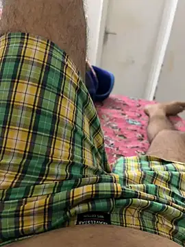 Snapshot of yourheroforfun chatting on February 9, 7:19 pm yourheroforfun online show from February 9, 7:19 pm