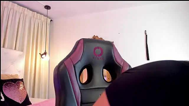 BonnieBad01 online show from November 23, 1:44 pm