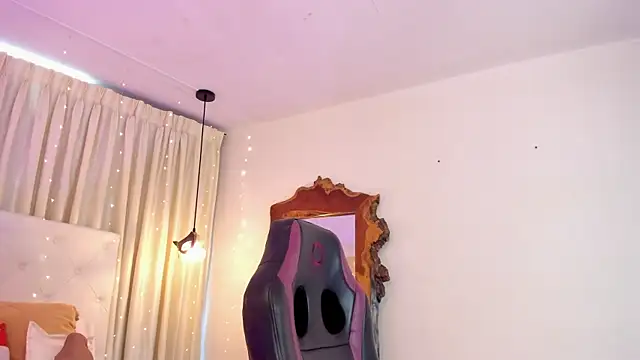 BonnieBad01 online show from December 15, 4:22 pm