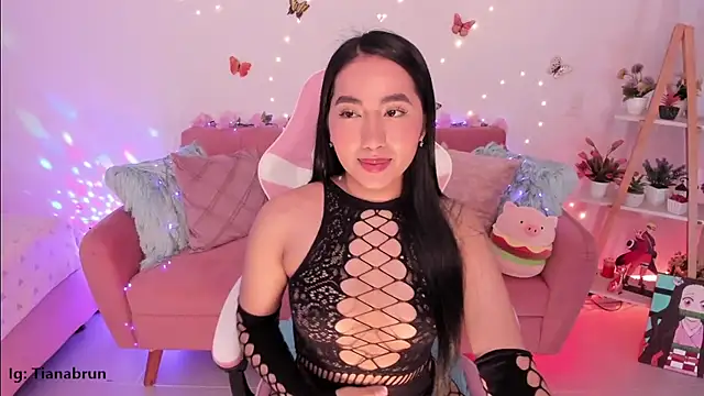 Zara uwu  online show from September 14, 10:25 am