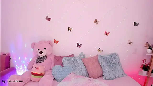 Zara uwu  online show from November 13, 10:47 am