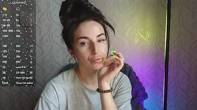 Snapshot of xx_adrihanna_xx chatting on May 11, 4:04 pm xx adrihanna xx online show from May 11, 4:04 pm