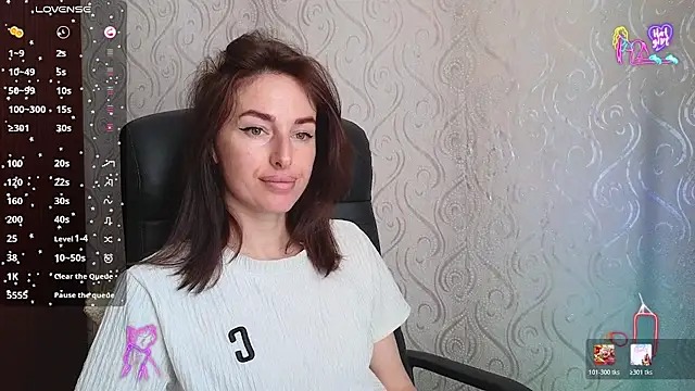 Snapshot of xx_adrihanna_xx chatting on May 24, 5:45 am xx adrihanna xx online show from May 24, 5:45 am