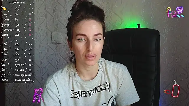 Snapshot of xx_adrihanna_xx chatting on June 3, 4:34 pm xx adrihanna xx online show from June 3, 4:34 pm