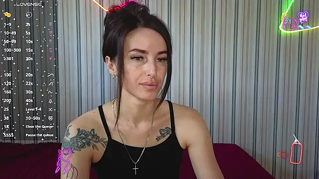 Snapshot of xx_adrihanna_xx chatting on June 26, 6:07 am xx adrihanna xx online show from June 26, 6:07 am