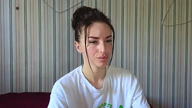 Snapshot of xx_adrihanna_xx chatting on June 30, 6:14 am xx adrihanna xx online show from June 30, 6:14 am