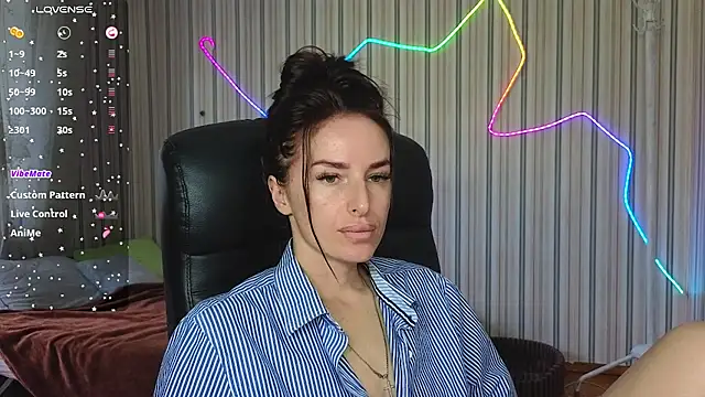 Snapshot of xx_adrihanna_xx chatting on July 16, 9:15 am xx adrihanna xx online show from July 16, 9:15 am