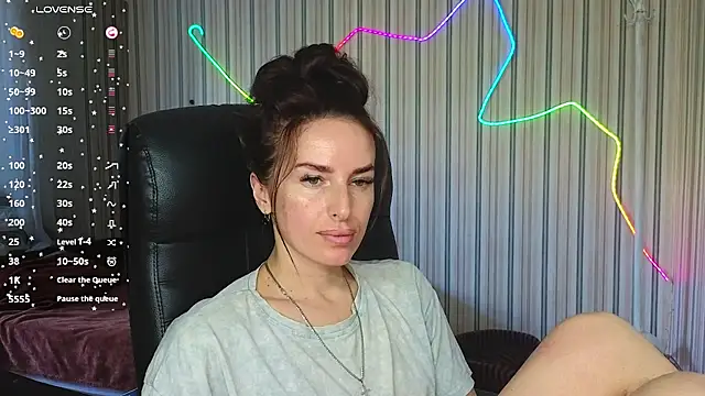 Snapshot of xx_adrihanna_xx chatting on July 23, 6:44 am xx adrihanna xx online show from July 23, 6:44 am