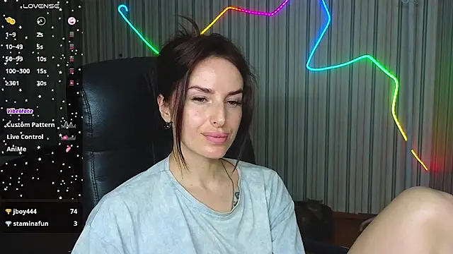 Snapshot of xx_adrihanna_xx chatting on July 24, 6:06 pm xx adrihanna xx online show from July 24, 6:06 pm