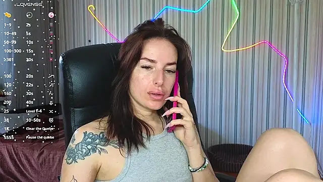 Snapshot of xx_adrihanna_xx chatting on July 27, 7:37 am xx adrihanna xx online show from July 27, 7:37 am