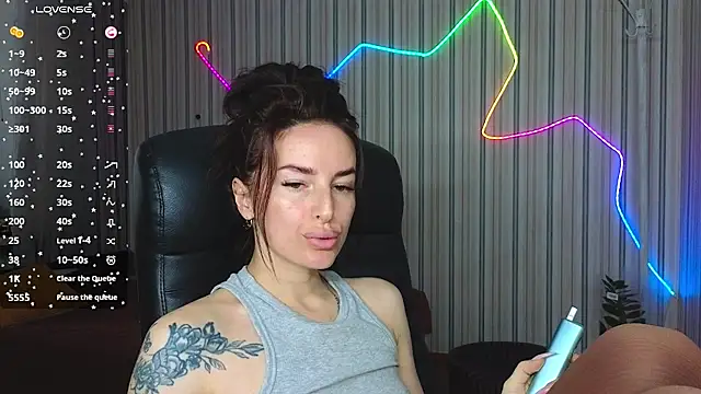 Snapshot of xx_adrihanna_xx chatting on July 28, 5:03 am xx adrihanna xx online show from July 28, 5:03 am