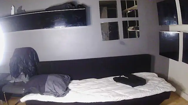 Snapshot of Bebemickey75 chatting on March 1, 12:56 am Bebemickey75 online show from March 1, 12:56 am