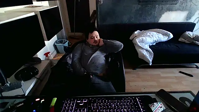 Snapshot of Bebemickey75 chatting on March 15, 11:16 am Bebemickey75 online show from March 15, 11:16 am