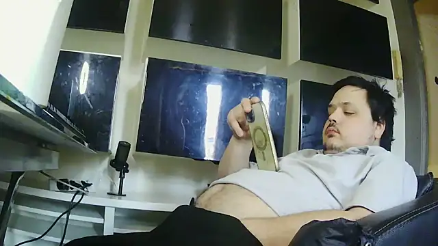 Snapshot of Bebemickey75 chatting on March 20, 5:07 pm Bebemickey75 online show from March 20, 5:07 pm