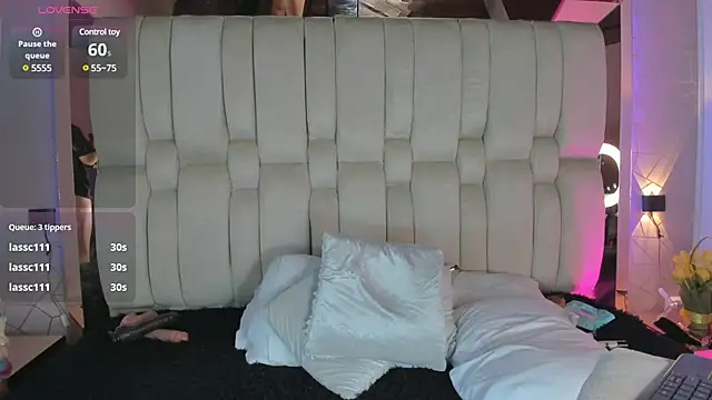 Snapshot of AbbieEdmond chatting on March 9, 8:07 am AbbieEdmond online show from March 9, 8:07 am