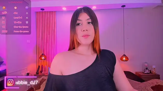 Snapshot of AbbieEdmond chatting on December 2, 4:40 am AbbieEdmond online show from December 2, 4:40 am