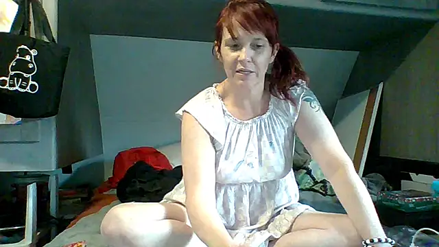 Snapshot of spundarella420 chatting on January 2, 8:57 pm spundarella420 online show from January 2, 8:57 pm