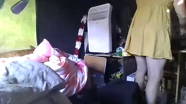 Snapshot of spundarella420 chatting on January 8, 6:43 pm spundarella420 online show from January 8, 6:43 pm