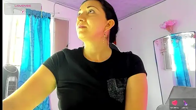 Snapshot of Angelblue_ chatting on July 14, 9:20 pm Angelblue online show from July 14, 9:20 pm