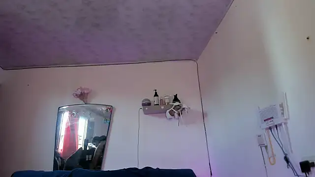 Snapshot of Angelblue_ chatting on August 2, 1:53 pm Angelblue online show from August 2, 1:53 pm