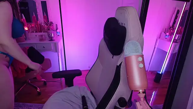 rachelbrooksxx online show from January 18, 8:23 pm