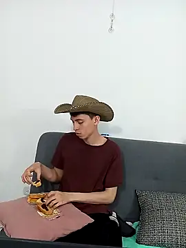 Snapshot of Norehg chatting on February 8, 6:33 am Norehg online show from February 8, 6:33 am