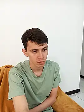 Snapshot of Norehg chatting on February 15, 11:50 am Norehg online show from February 15, 11:50 am