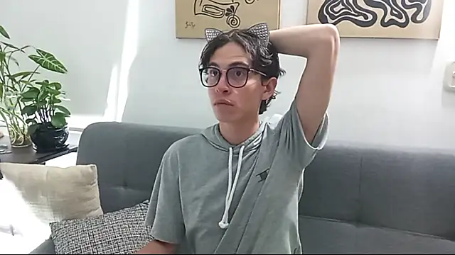 Snapshot of Norehg chatting on October 14, 8:15 am Norehg online show from October 14, 8:15 am