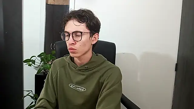 Snapshot of Norehg chatting on November 30, 4:44 pm Norehg online show from November 30, 4:44 pm