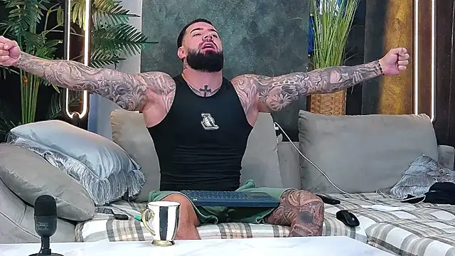 masterkingofmusclee online show from November 4, 7:51 am