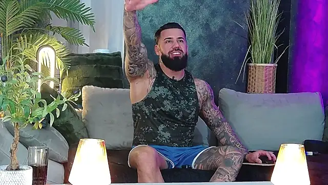 masterkingofmusclee online show from March 19, 9:19 pm