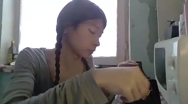 CarlyJoy online show from February 26, 9:21 am