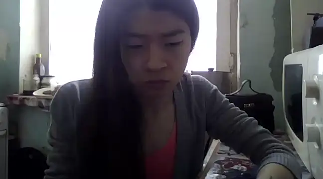 CarlyJoy online show from March 5, 8:32 am