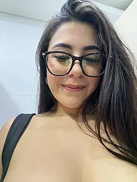 Snapshot of Natha_Fantasy chatting on April 2, 9:34 pm Natha Fantasy online show from April 2, 9:34 pm