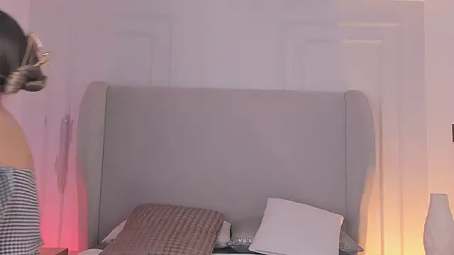 chloe d online show from October 25, 1:07 pm