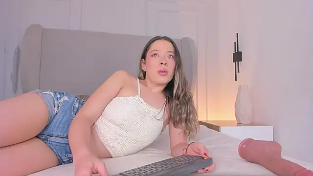 chloe d online show from November 3, 2:07 pm