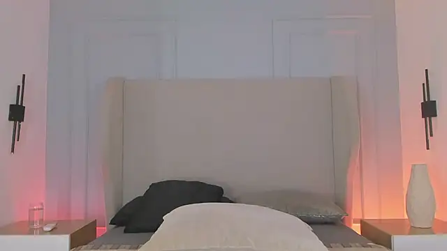 chloe d online show from March 7, 12:24 pm