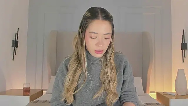 chloe d online show from May 2, 3:06 pm