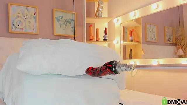 julyanna  online show from December 22, 8:39 pm