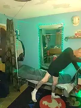 Snapshot of deepstroker42071 chatting on January 9, 9:26 pm deepstroker42071 online show from January 9, 9:26 pm