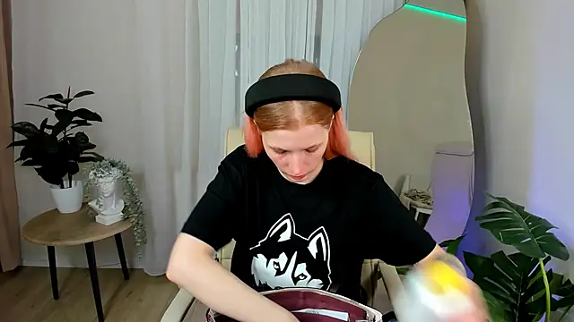 Mira  Blush online show from January 26, 8:34 pm